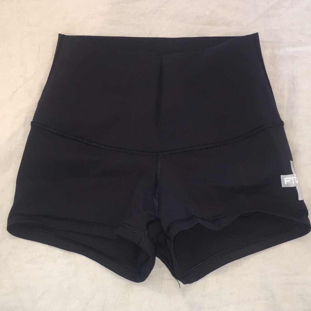 Lululemon boogie down shorts black 2